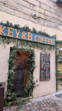 KËY & B