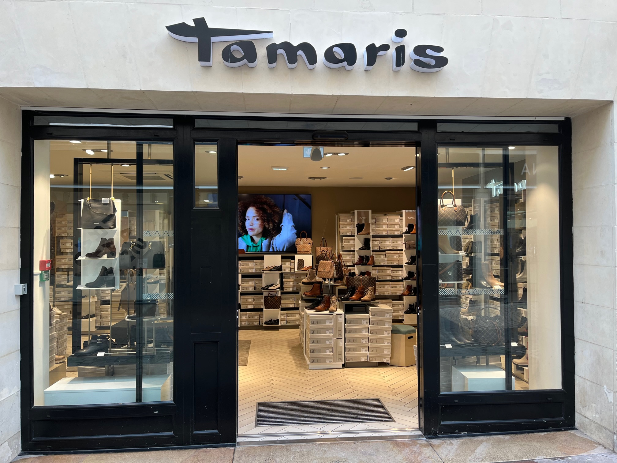 Tamaris magasin sales