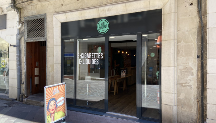 Poitiers le centre - LE PETIT VAPOTEUR Poitiers le centre - LE PETIT VAPOTEUR